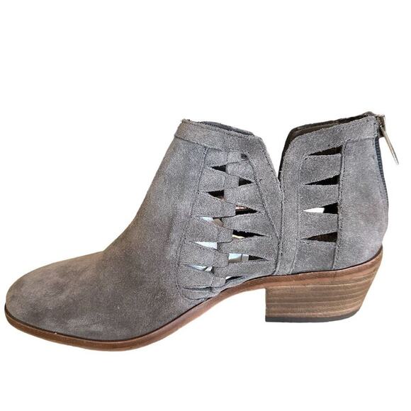 Vince Camuto Peera Women's Gray Cutout Ankle Bootie Size 8M - Picture 6 of 10